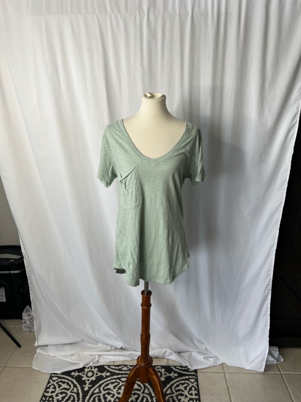 Z Supply Sage Green V-Neck Pocket Tee | Soft Cotton Slub Top | Size L